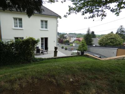 Maison traditionnelle - 185 m² - 6 pièces