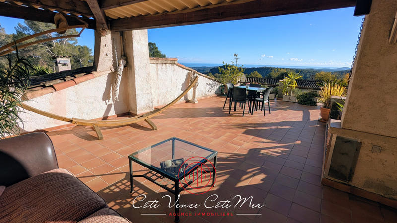 Maison - 272 m² - 9 pièces