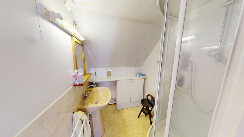 Maison - 250 m² - 5 pièces