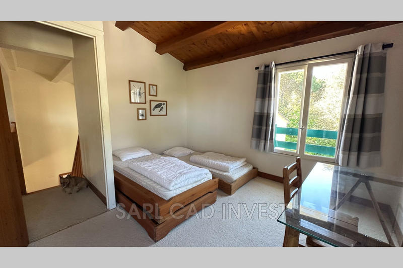 Maison - 180 m² - 8 pièces