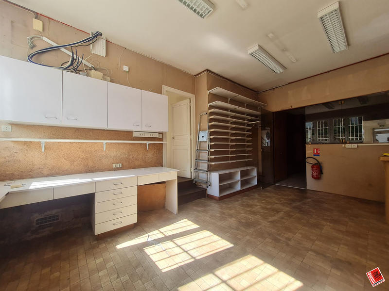 Local commercial - 75 m² - 4 pièces