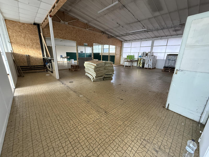 Local d'activités - 1 000 m²