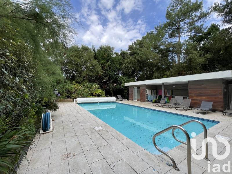 Maison - 290 m² - 12 pièces