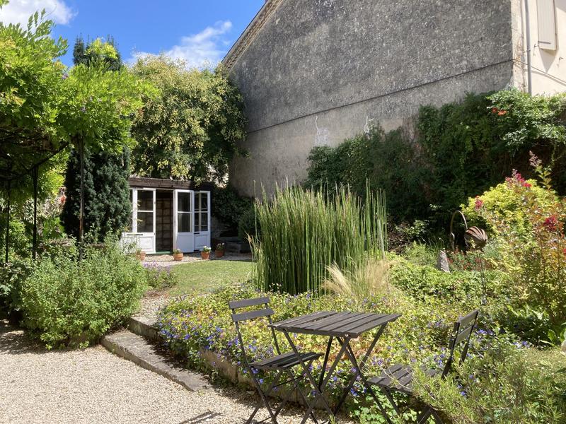 Maison - 554 m² - 13 pièces