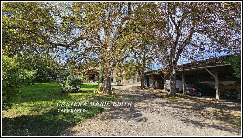 Maison - 232 m² - 8 pièces