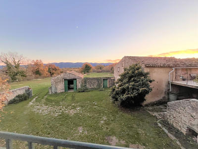 Maison - 235 m² - 7 pièces