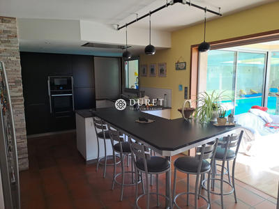 Maison traditionnelle - 203 m² - 6 pièces