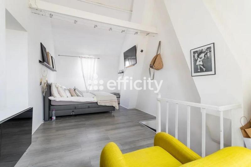 Maison - 230 m² - 8 pièces
