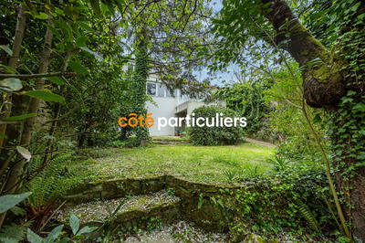 Maison - 180 m² - 8 pièces