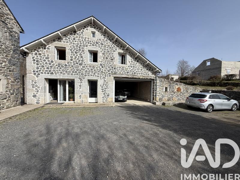 Maison - 250 m² - 11 pièces