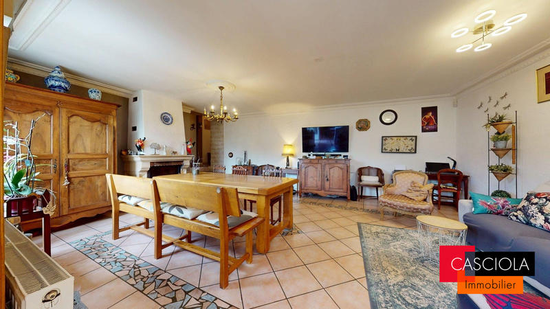 Maison - 210 m² - 7 pièces