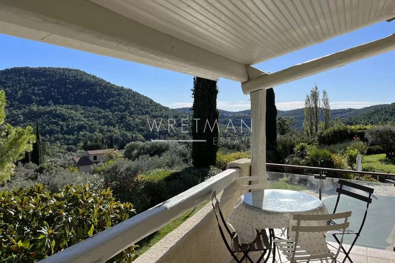 Villa - 192 m² - 9 pièces