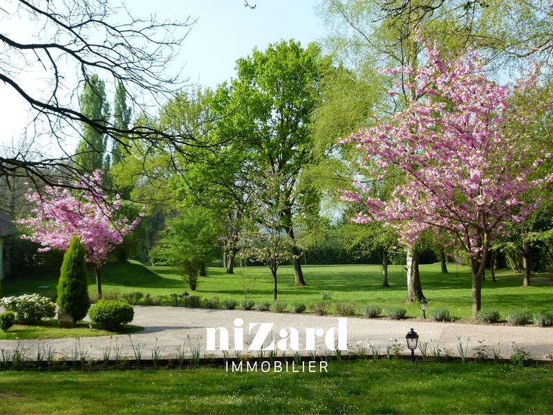 Propriété - 500 m² - 13 pièces