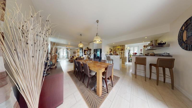 Appartement - 246 m² - 6 pièces