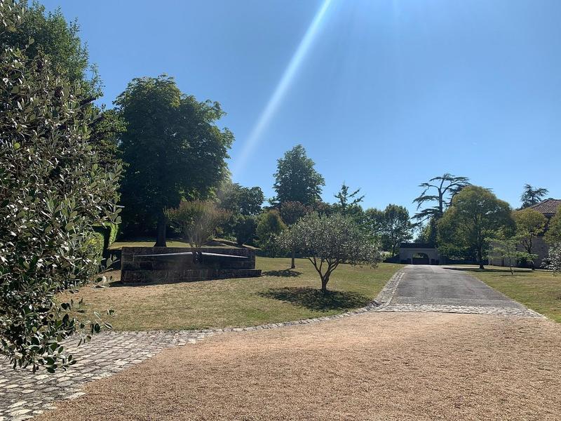 Manoir - 900 m² - 27 pièces