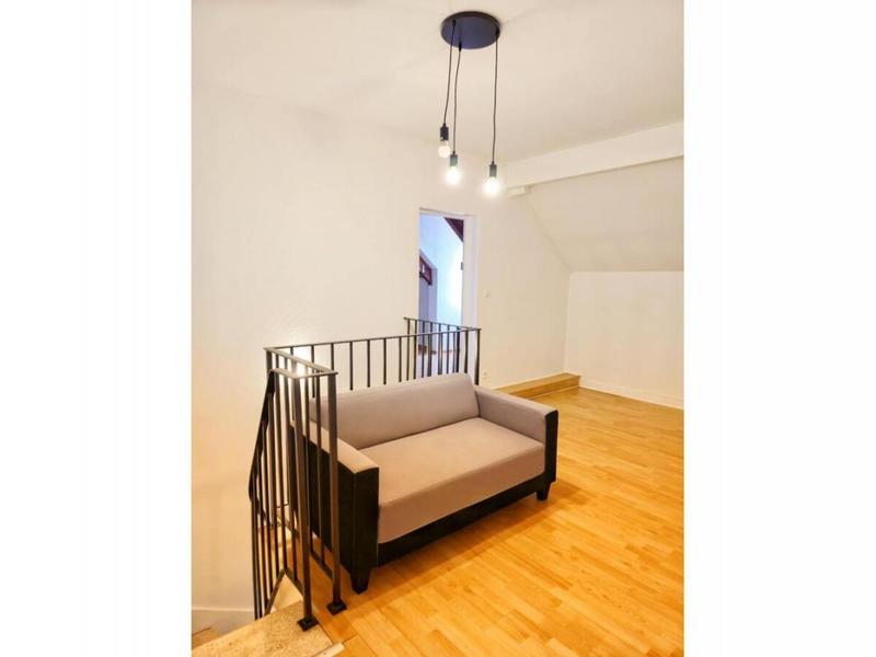 Maison - 180 m² - 10 pièces