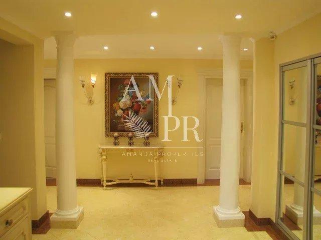 Appartement villa - 360 m² - 7 pièces