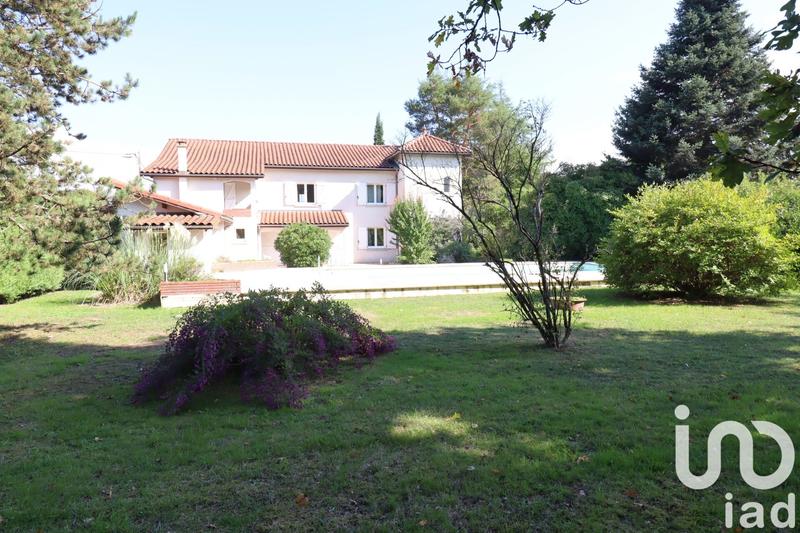 Maison - 242 m² - 6 pièces