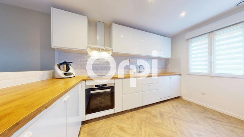 Maison - 90 m² - 5 pièces