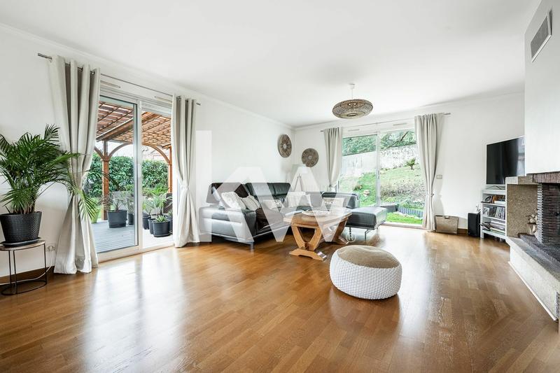 Maison - 175 m² - 7 pièces