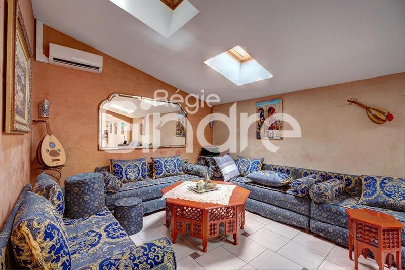 Maison - 196 m² - 6 pièces