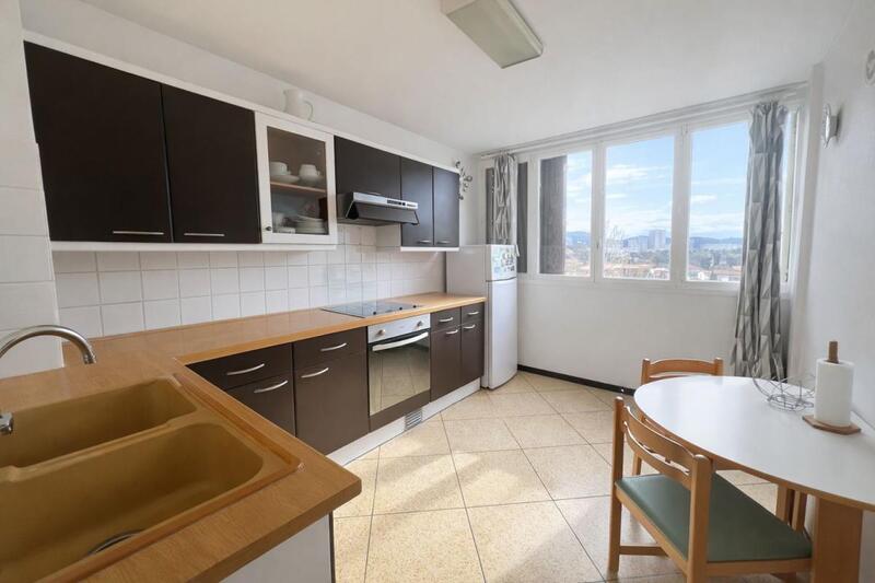 Appartement - 80 m² - 4 pièces