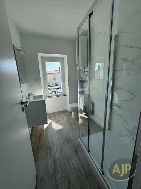 Immeuble - 181 m² - 10 pièces