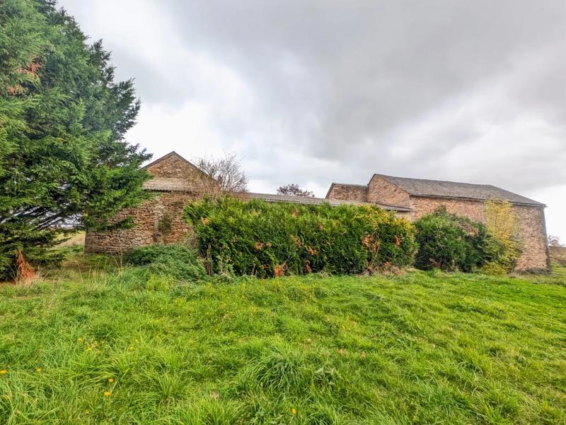 Corps de ferme - 340 m² - 12 pièces