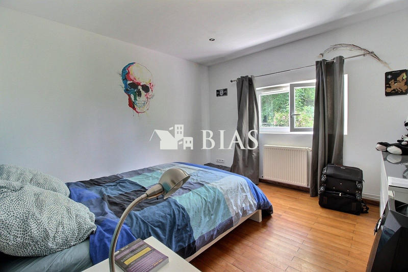 Maison - 220 m² - 6 pièces