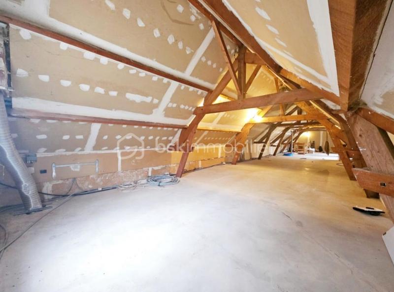 Maison traditionnelle - 192 m² - 10 pièces