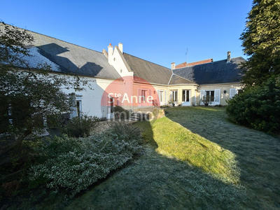 Maison - 280 m² - 9 pièces
