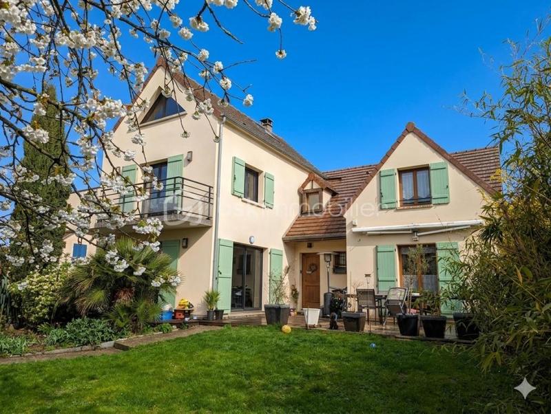 Demeure - 165 m² - 8 pièces