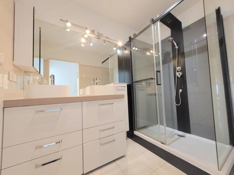 Appartement - 93 m² - 4 pièces