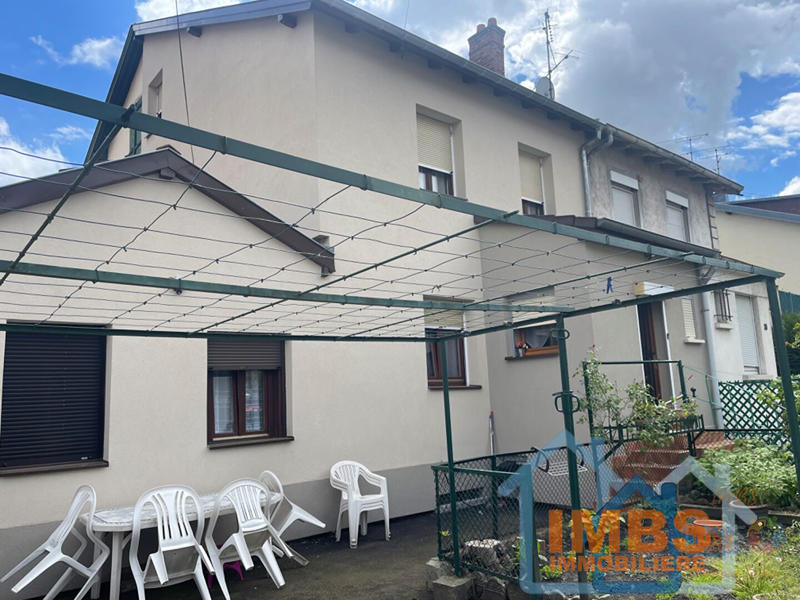 Maison - 99 m² - 5 pièces