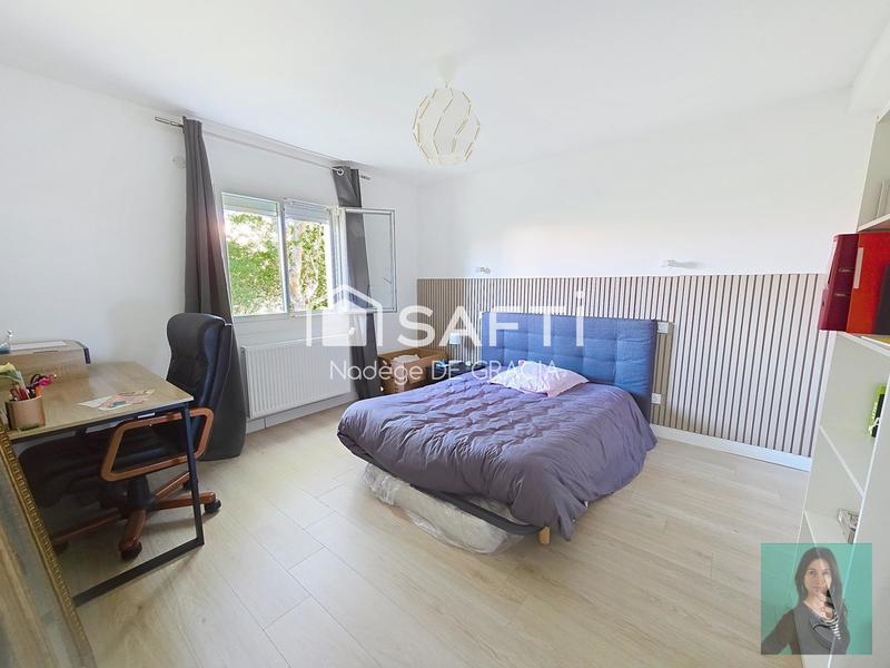 Maison - 211 m² - 7 pièces