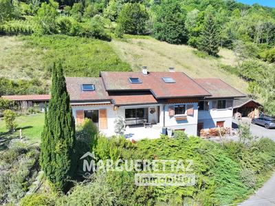 Maison - 225 m² - 8 pièces