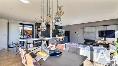 Maison - 147 m² - 4 pièces