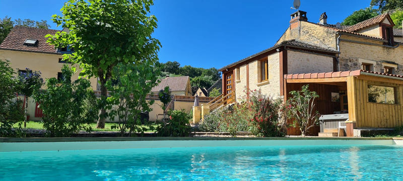 Maison - 170 m² - 12 pièces