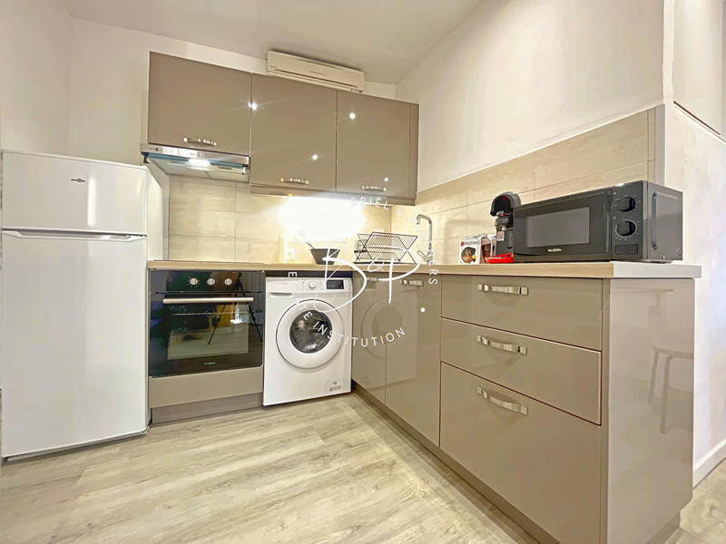 Local commercial - 54 m² - 3 pièces