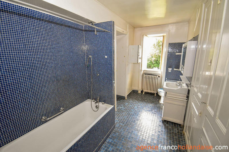 Maison - 282 m² - 9 pièces