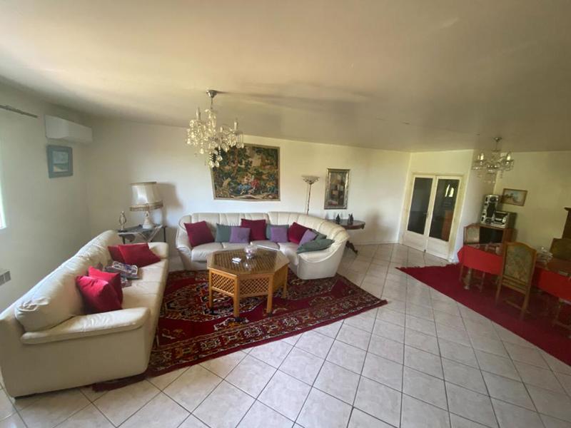 Maison - 198 m² - 6 pièces