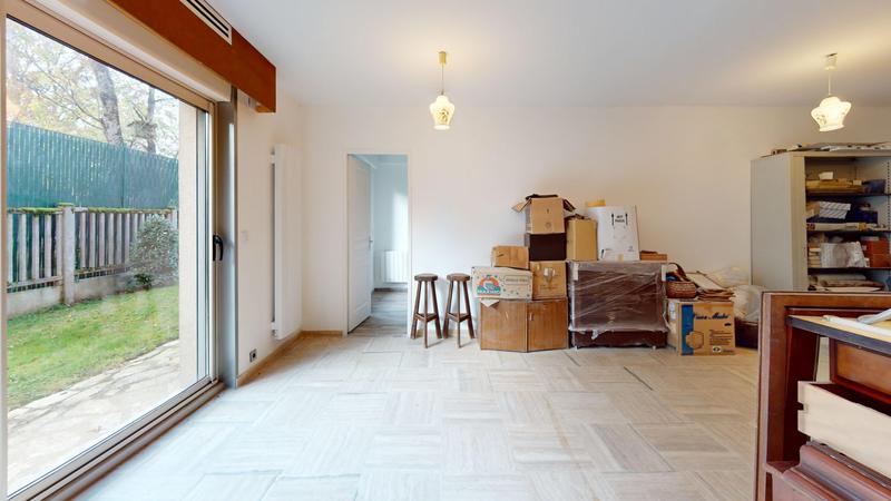 Maison - 330 m² - 8 pièces