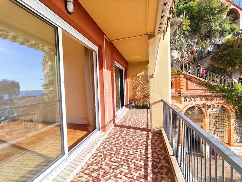 Appartement - 90 m² - 3 pièces