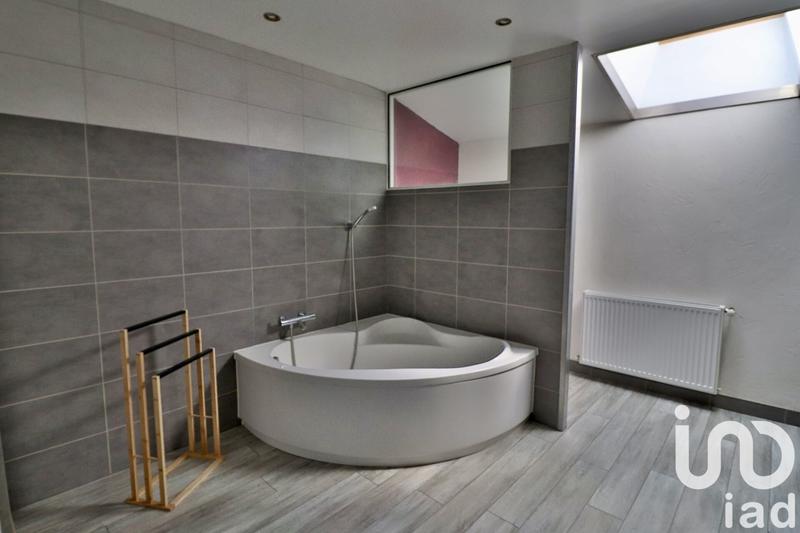 Maison - 199 m² - 8 pièces