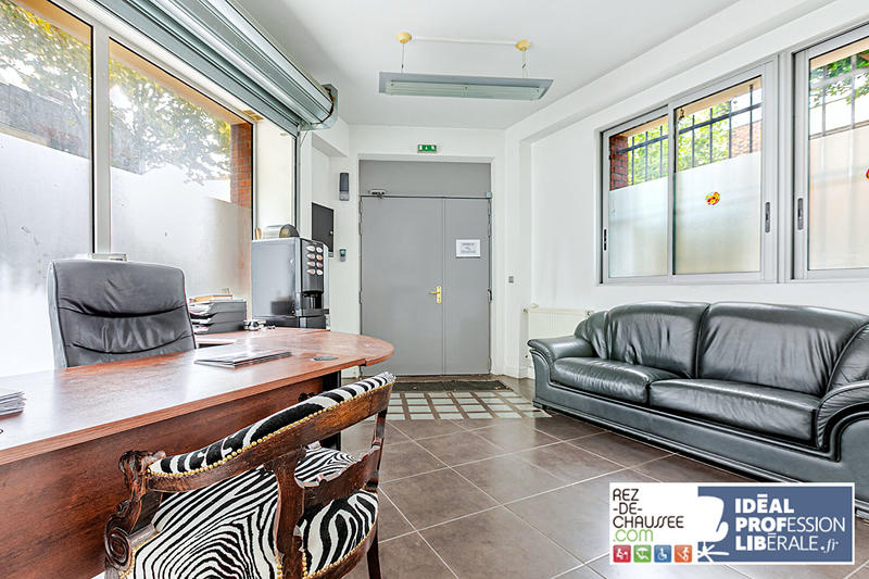 Local commercial - 76 m² - 4 pièces