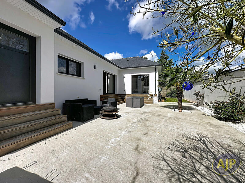 Maison - 143 m² - 6 pièces