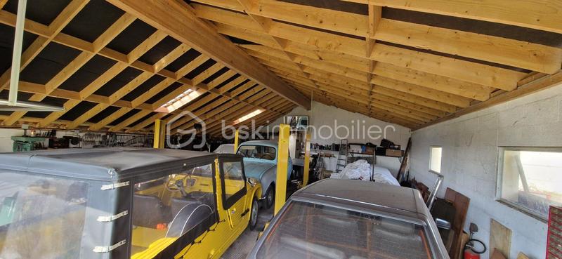 Maison - 200 m² - 8 pièces