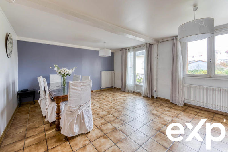 Maison - 182 m² - 9 pièces