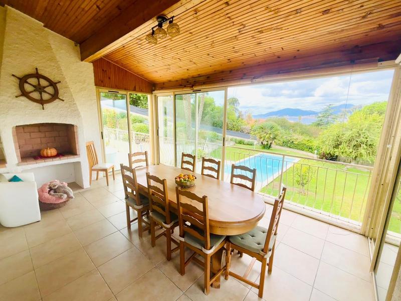 Villa - 220 m² - 9 pièces