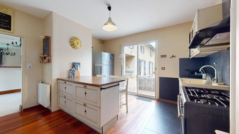 Maison - 212 m² - 6 pièces